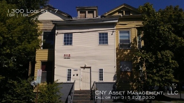 Building Photo - 1300 Lodi St