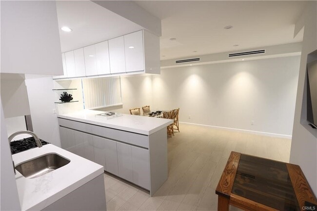 Foto del edificio - 9315 White Oak Ave