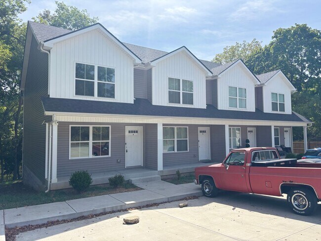 Foto del edificio - Just like New townhome for Rent!