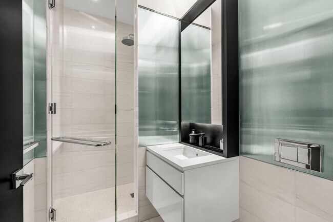 Foto del edificio - 157 W 57th St