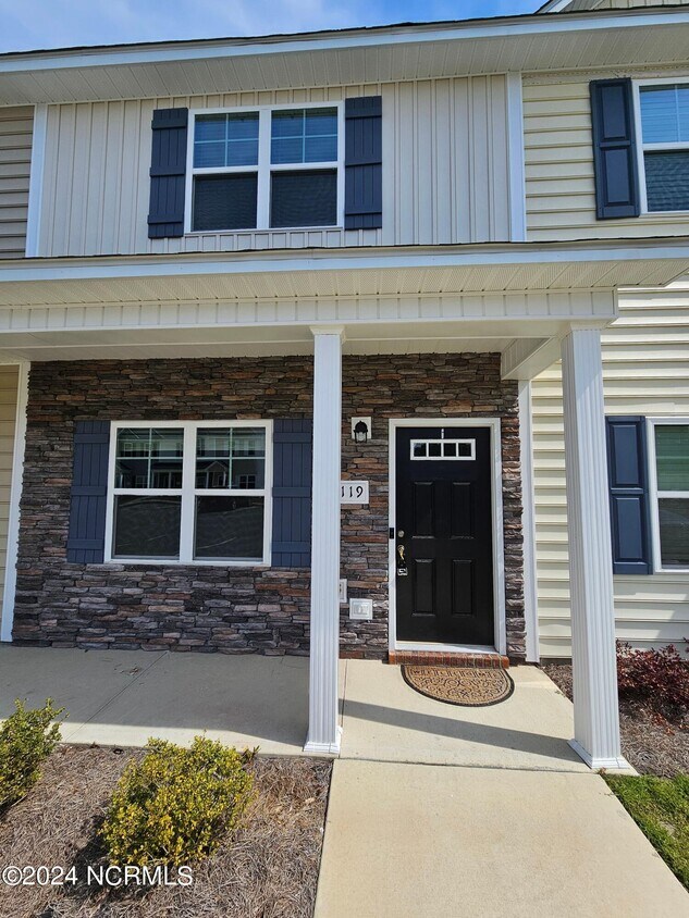 119 Jaydn Dr W, Jacksonville, NC 28546 Townhome Rentals in