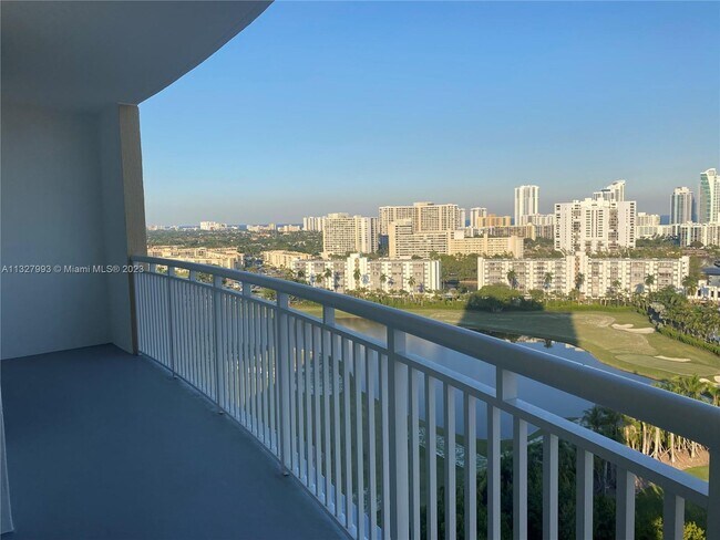 Building Photo - 1755 E Hallandale Beach Blvd