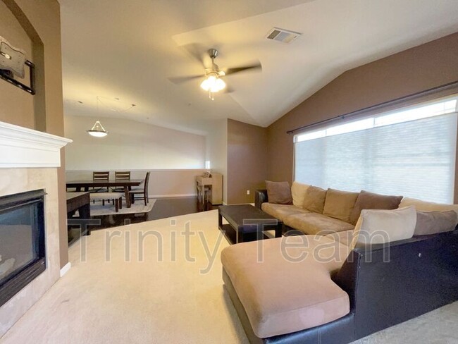 Building Photo - 14167 Sun Blaze Loop