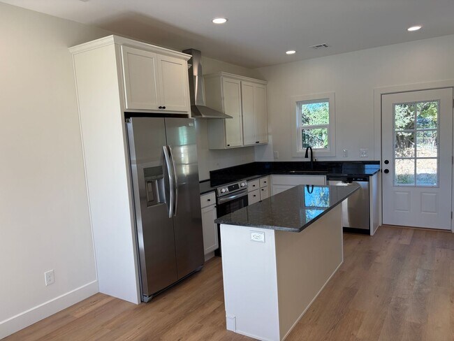 Building Photo - New Build- 3 bedroom, 2.5 bathroom home fo...