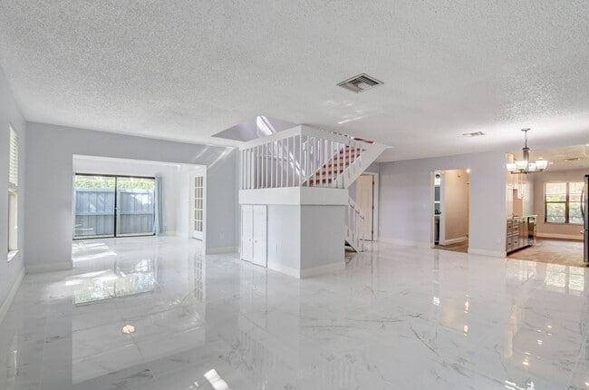 Building Photo - 11834 Donlin Dr