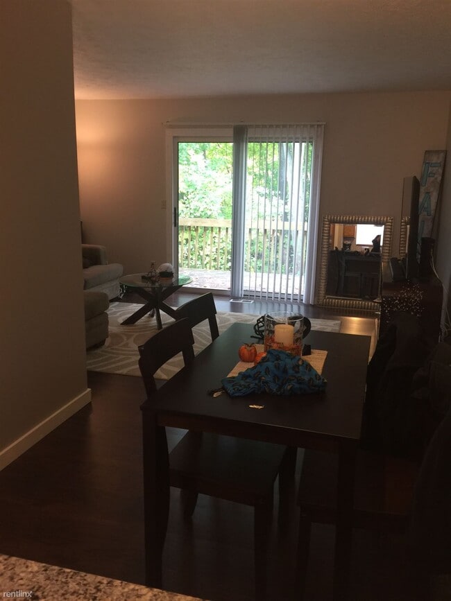 Building Photo - 3 br, 1.5 bath 4plex - 904 Cedar Run Ct NW...