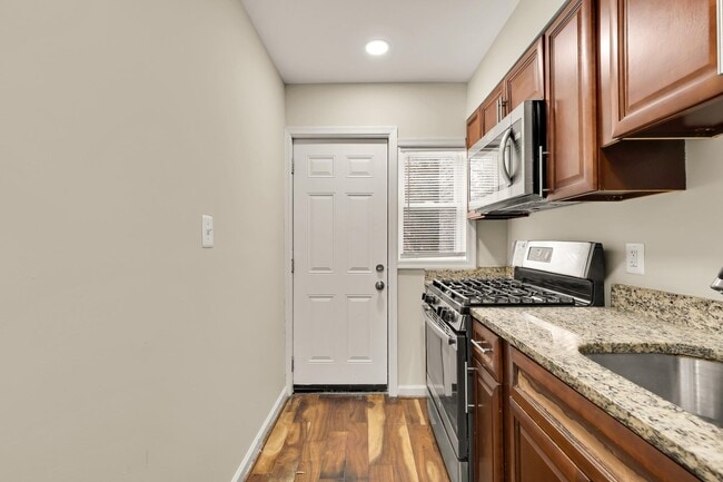 Building Photo - 4131 Hunt Pl NE