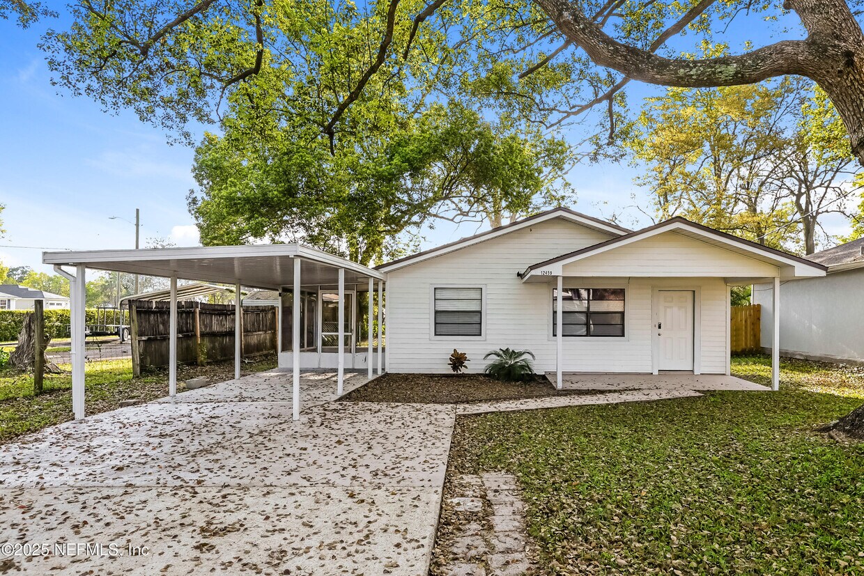 Foto principal - 12459 Sago Ave W