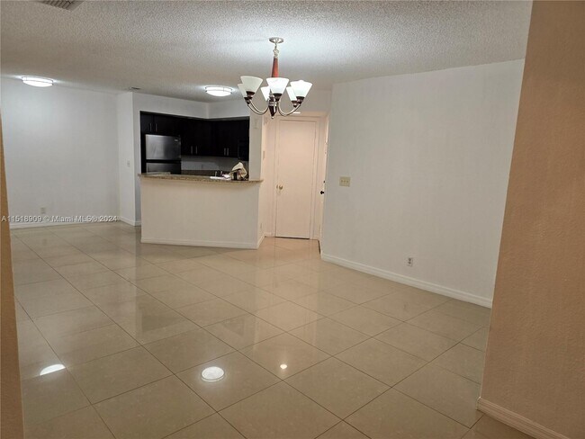 Foto del edificio - 3320 Pinewalk Dr N