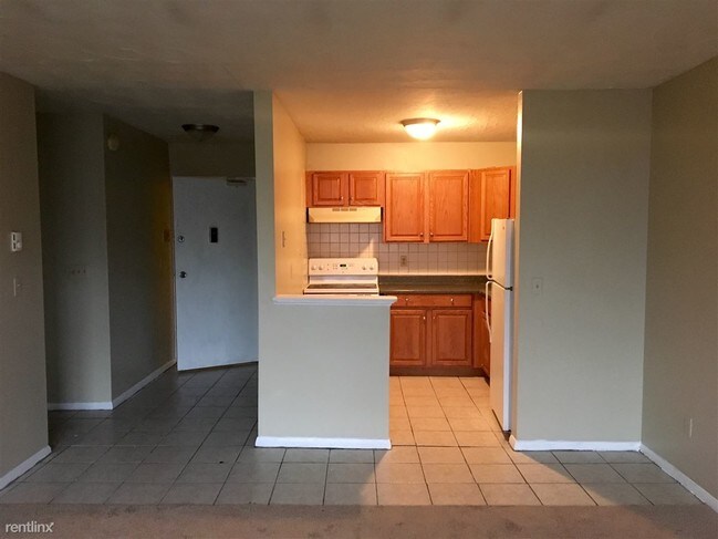 Foto del edificio - 1 br, 1 bath  - 60 Donna Dr Unit B3