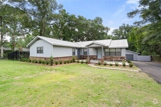 Building Photo - 2609 Longleaf Dr