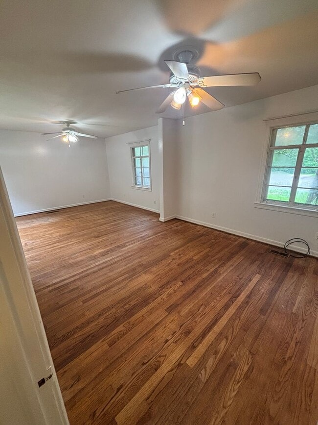 Photo - 2200 Loop Road House