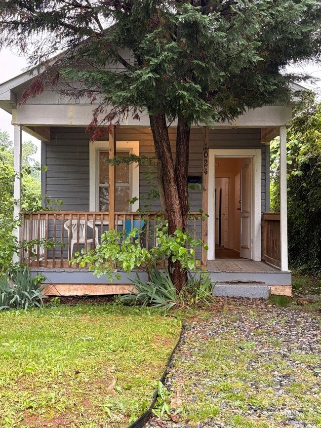 Cozy 1-Bedroom Home Available Now in Winst... - Cozy 1-Bedroom Home Available Now in Winst...