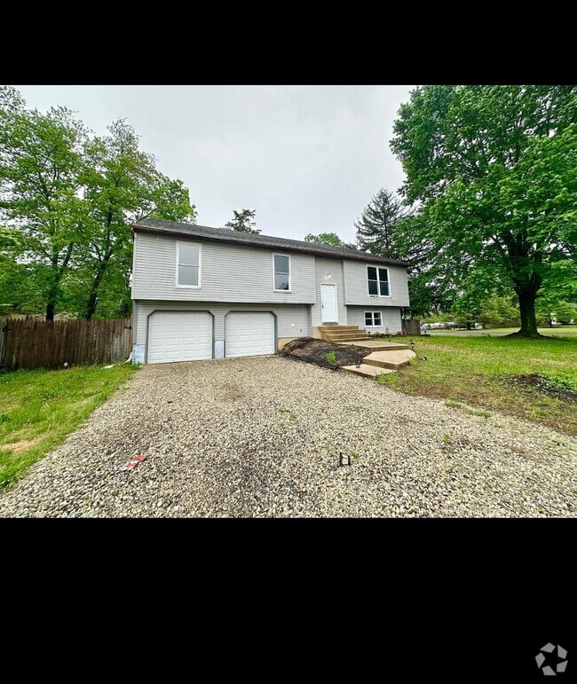 Building Photo - 39 Pheasant Dr