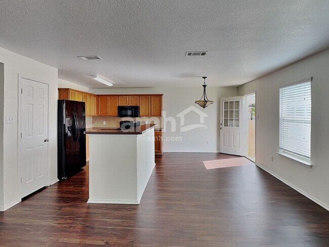Foto del edificio - 14117 Cochise Dr