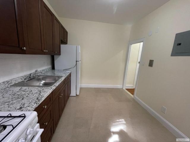 Foto del edificio - 0 bedroom in SUNNYSIDE NY 11104