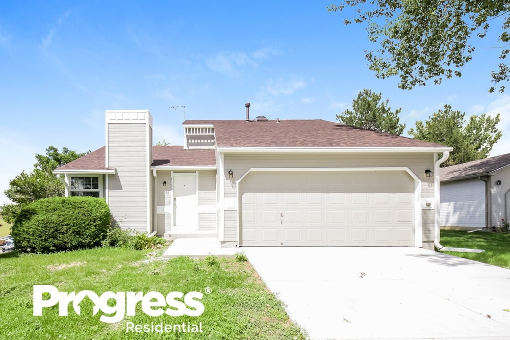 20059 E Wagontrail Ln, Centennial, CO 80015 House Rental in