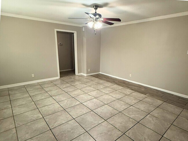 Foto del edificio - 5142 Balkin St