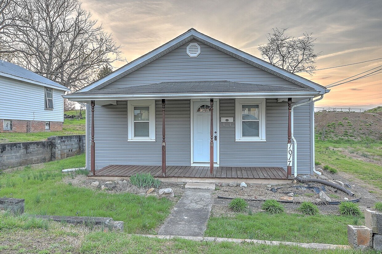 Primary Photo - 1017 Fairview Ave.