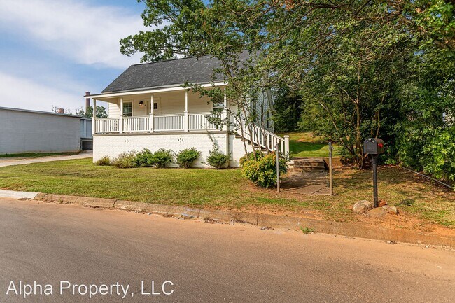 Building Photo - 2 br, 1 bath House - 2 Hatch St