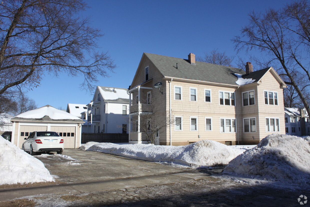 Foto del edificio - 109 Dover Rd