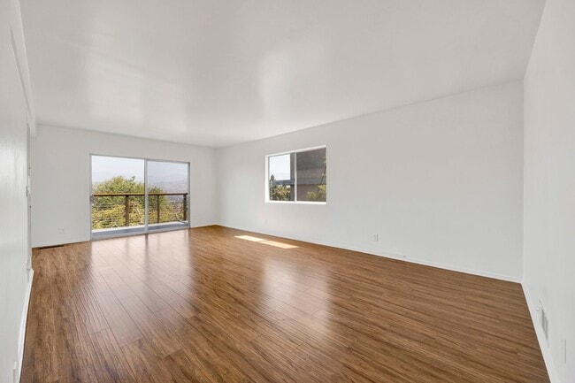 Building Photo - 4439 Palmero Dr