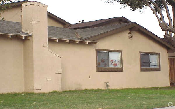 Primary Photo - 5130 Revere St