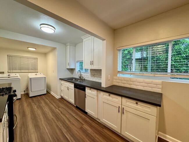 Foto del edificio - 15105 Nurmi St