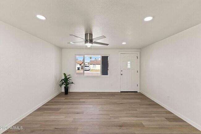 Building Photo - 3763 E Evans Dr