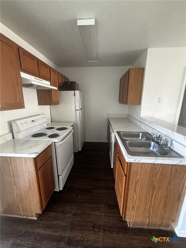 Foto del edificio - 5709 Redstone Dr