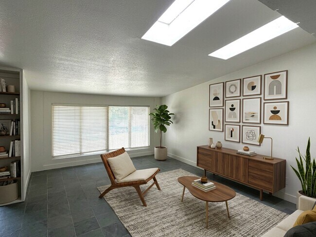 Foto del edificio - 17306 Bronte Pl