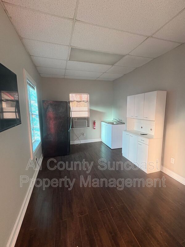 Foto del edificio - 480 S Jefferson St