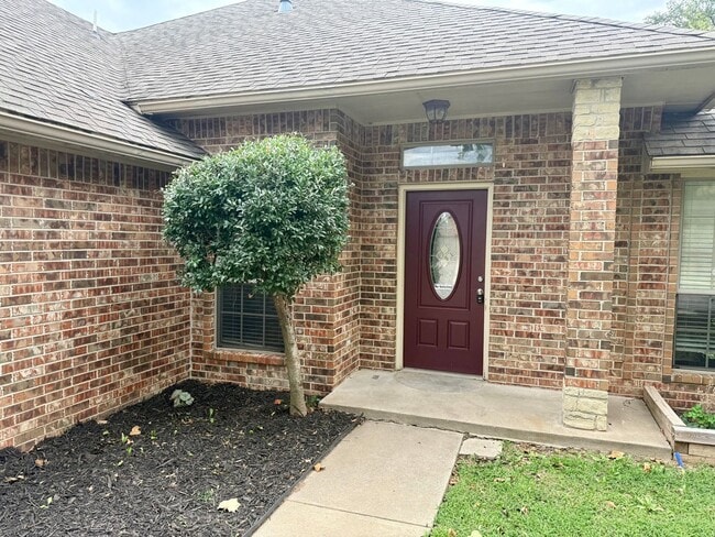 Photo - Beautiful 4 Bed 3 Bath Home with Great Loc...