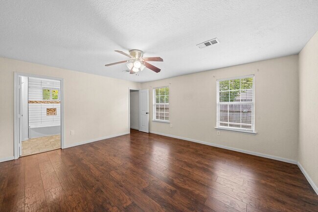Building Photo - 2821 Holman St