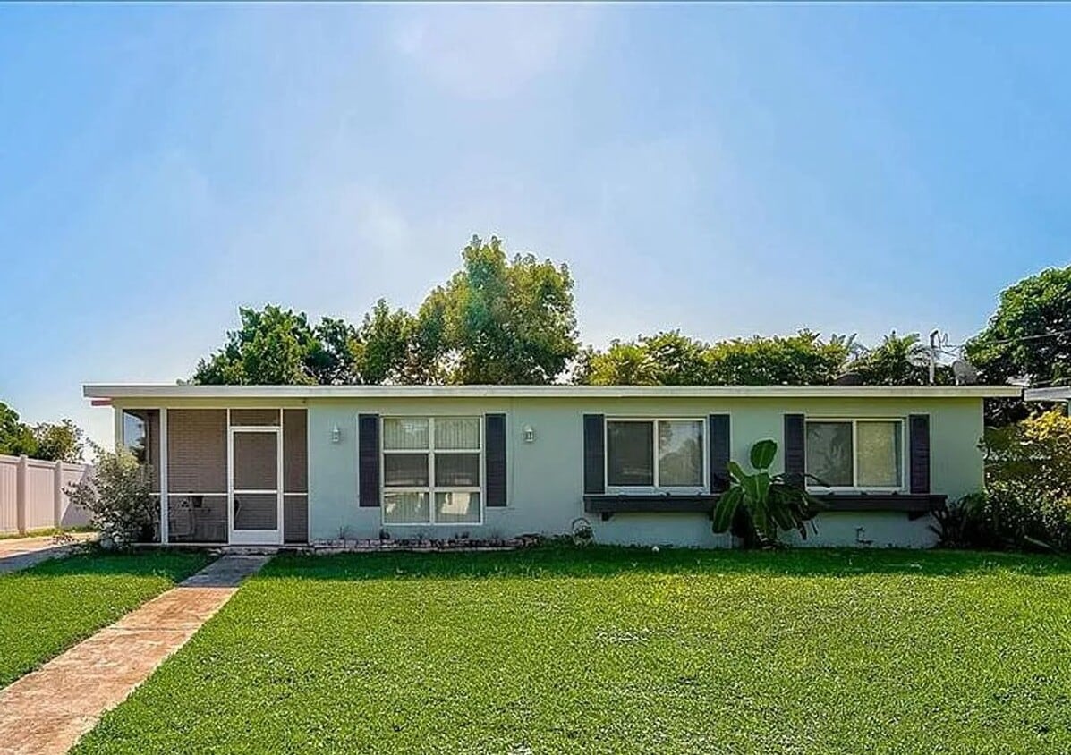 Primary Photo - 2596 Starlite Ln