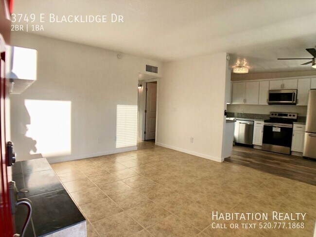 Foto del edificio - 3749 E Blacklidge Dr