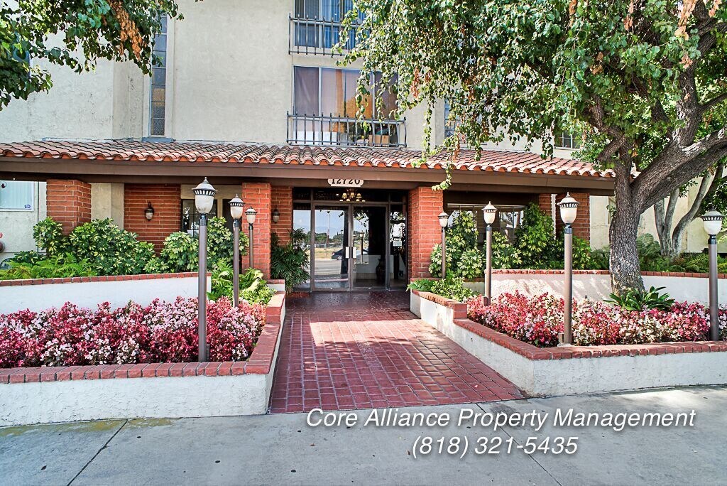 12720 Burbank Blvd, Valley Village, CA 91607 Condo for Rent in Valley
