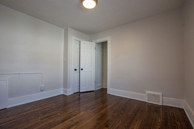 Foto del edificio - 3812 Dodge St