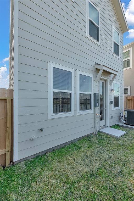 Foto del edificio - 9814 Magnolia Village Ln