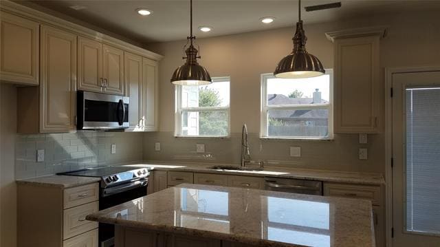 Foto del edificio - 701 Sharon Ln