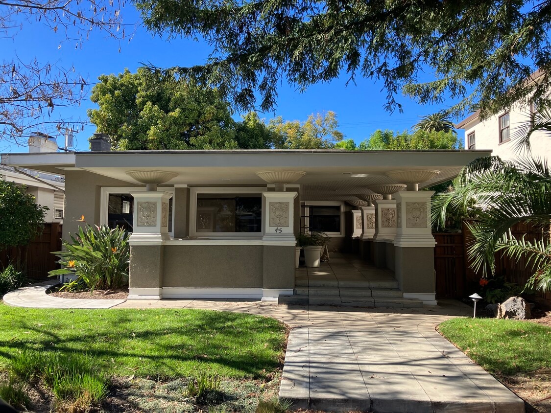 Primary Photo - 45 Hawthorne Way