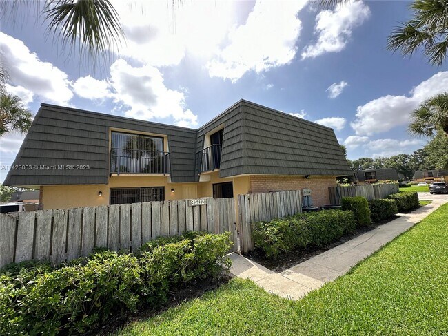 Building Photo - 3502 35th Way