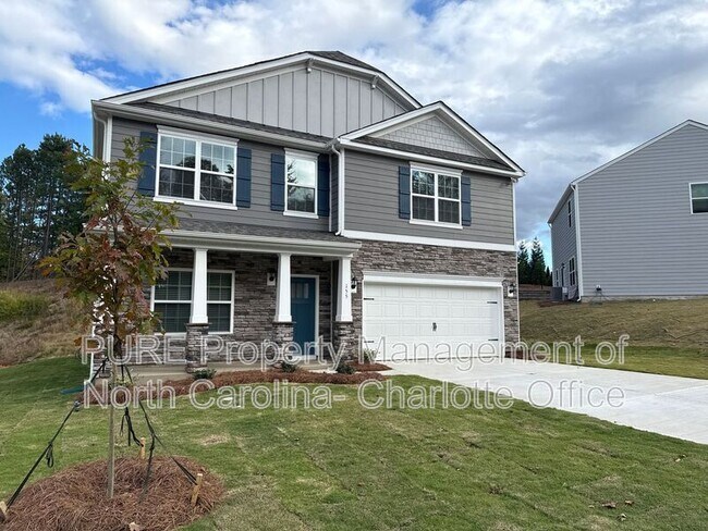 Foto del edificio - 155 Rustling Waters Dr