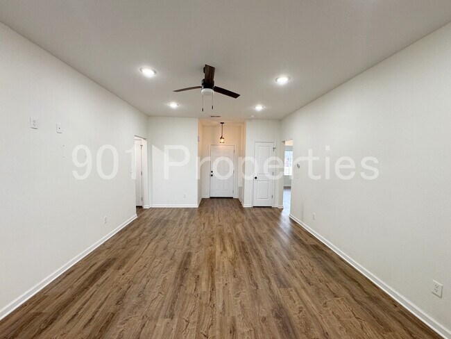 Foto del edificio - 565 Fernwood Dr