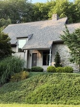 Building Photo - 1278 Valley Rd