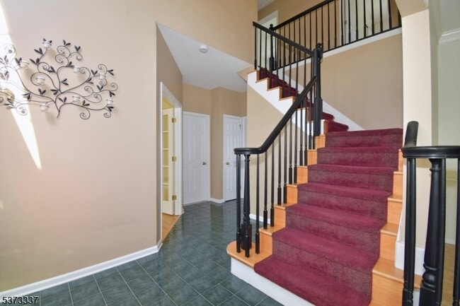 Building Photo - 65 Vones Ln