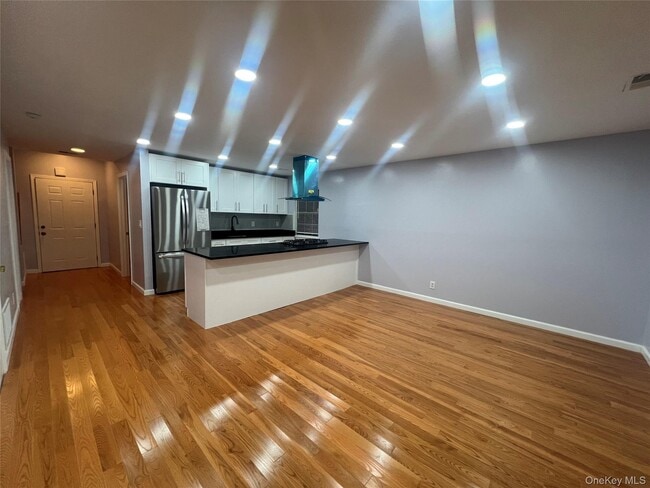 Foto del edificio - 50 Brick Pond Rd