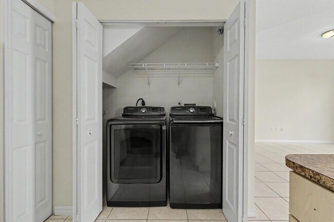 Foto del edificio - 626 SW 106th Ave