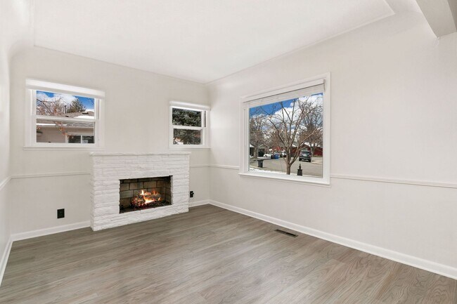 Foto del edificio - Charming Lake Loveland Ranch - Cozy Comfort & Unbeatable Location!