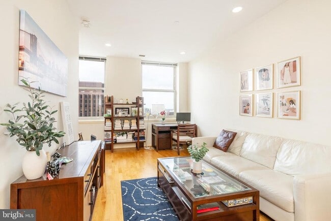 Building Photo - 1600-18 Arch St